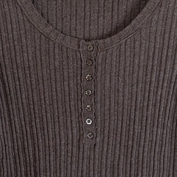 Mossimo Long Sleeved Ribbed Top - Picture 3 of 4